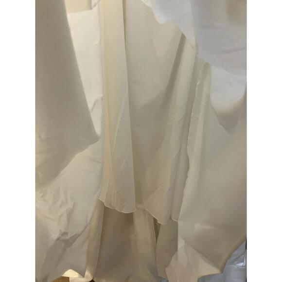 Wedding Gown Fall Winter Simple With Train NWT - Picture 5 of 9